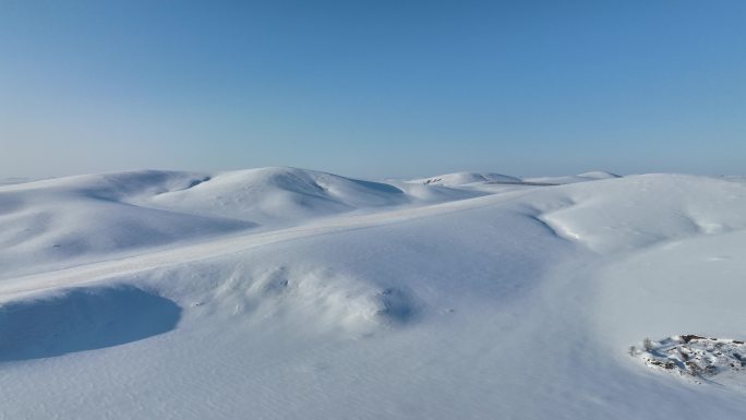 呼伦贝尔丘陵雪景银色世界