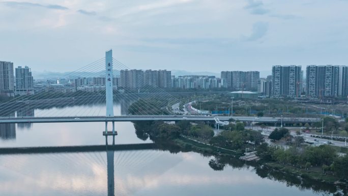 梅州市广州桥车流航拍日转夜