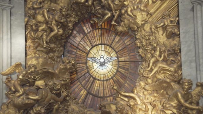 梵蒂冈城-圣彼得大教堂内部的文艺复兴时期巴洛克式建筑-白鸽鸟画