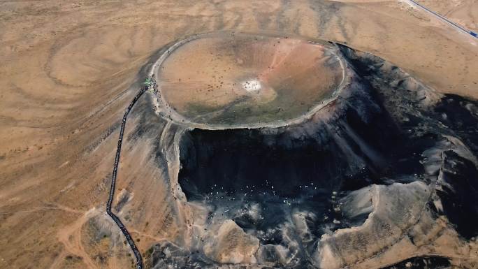 内蒙古乌兰哈达火山航拍三号火山口