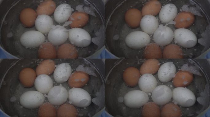 在沸水中煮鸡蛋