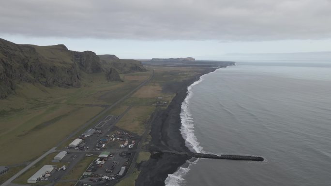 冰岛海边维克小镇航拍风景 绝美风光