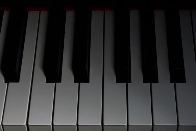 钢琴电子琴琴键 键盘光影