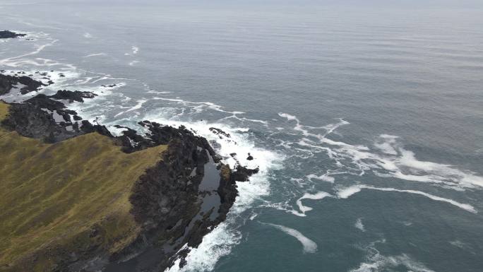 冰岛黑沙滩苔原海浪空镜 绝美风光航拍