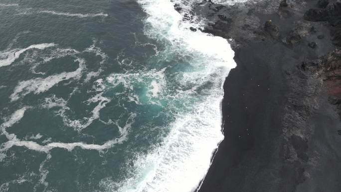 冰岛黑沙滩海浪空镜 绝美风光航拍