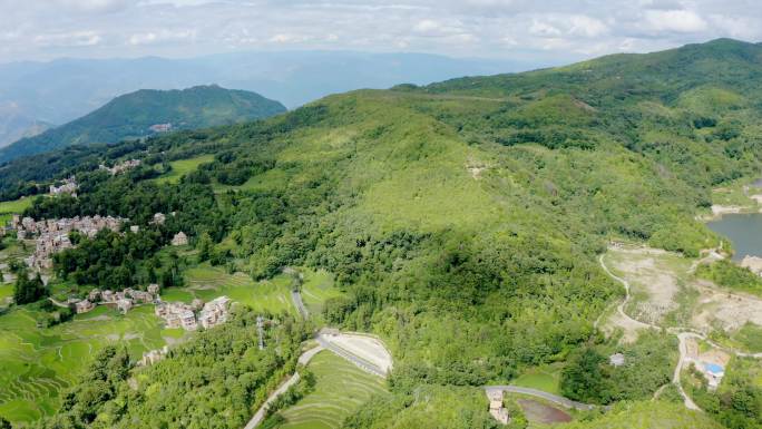 夏季山岭绝美航拍视角