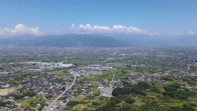 无人机拍摄的日本山梨县神府盆地