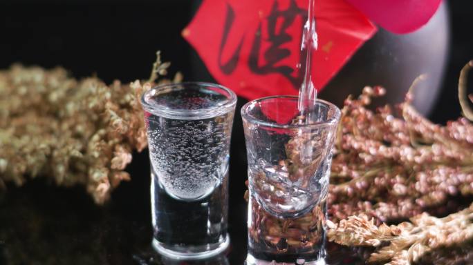 白酒倒酒粮食酒