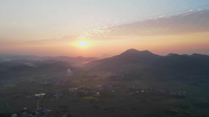 清晨日出的乡村风景