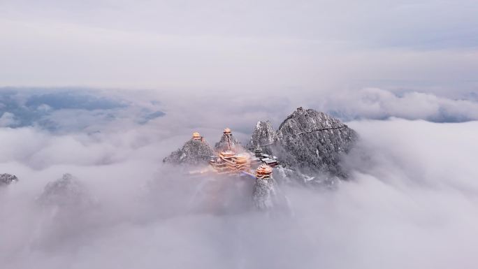 河南老君山雪中云海