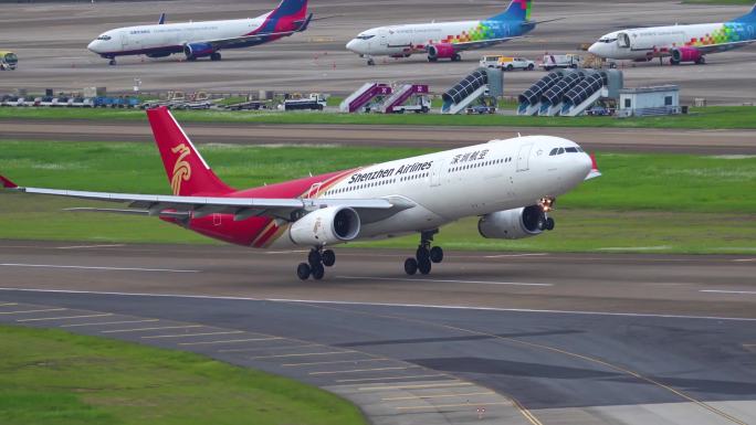 深圳航空大飞机A330-300型客机起飞