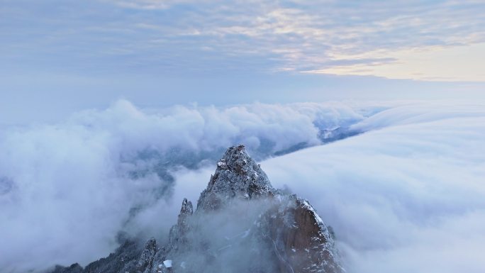 河南老君山雪中云海