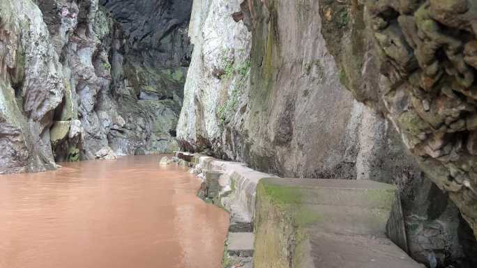 广西桂林喀斯特地貌天然岩洞风景空镜