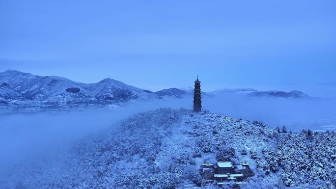 雪后长治塔岭山