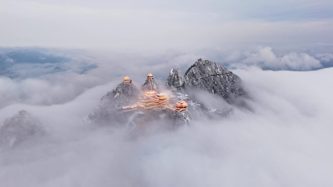 河南老君山雪中云海