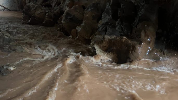 广西桂林喀斯特地貌天然岩洞风景空镜