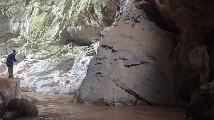 广西桂林喀斯特地貌天然岩洞风景空镜
