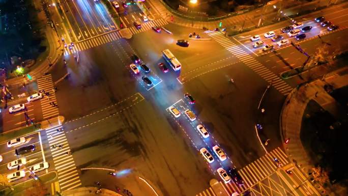 杭州城市十字路口夜景车流视频素材44