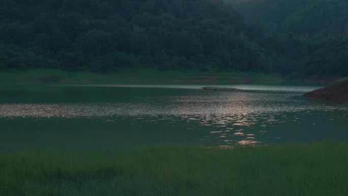 粉色夕阳 安静湖面 山涧 流水 空镜4K