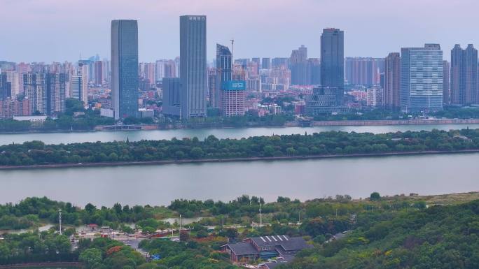 湖南长沙岳麓区湘江橘子洲风景区航拍城市风