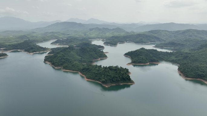 4K航拍旅游最美中国水库