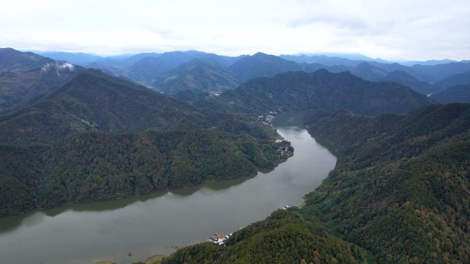 新安江山水画廊自然风光徽文化古村落航拍