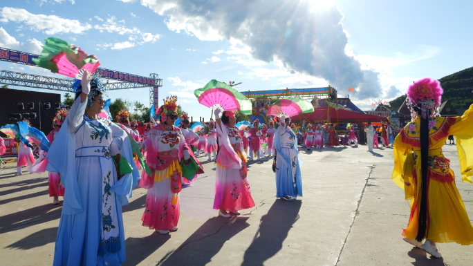 东北地区扭秧歌队热闹喜庆传统节日民俗活动