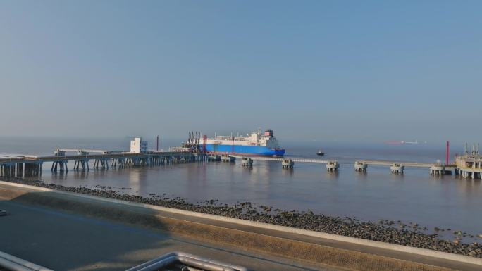 码头 LNG船