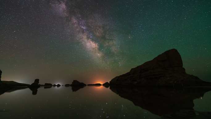 8K青海水上雅丹星空