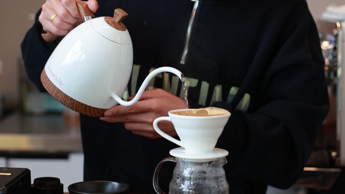 咖啡研磨制作过程