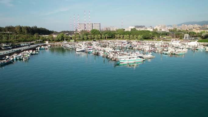 游艇码头船舶港口台北淡水鱼人码头台湾旅游