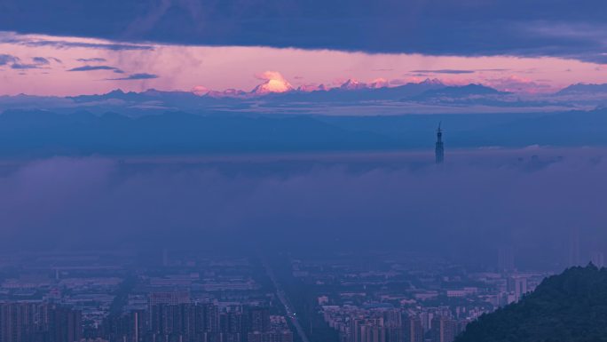 成都地标雪山
