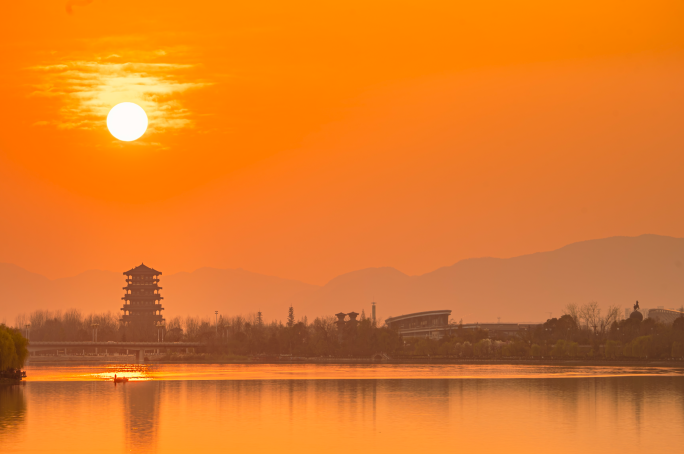 日落城市群山逆光延时夕阳晚霞