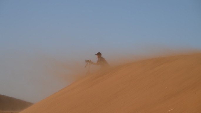沙漠 摄影人 风沙 黄沙 摄影师