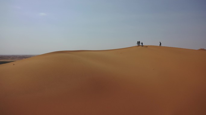 沙漠 摄影人 蓝天 黄沙 摄影师