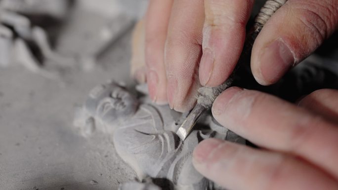 《细节雕琢：传统石雕艺术的现代传承》