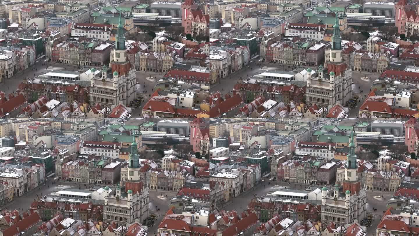 波兹南旧市场广场鸟瞰图。冬季，一月，波兹南，大波兰省。