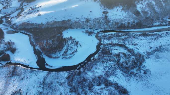 不冻河雪景