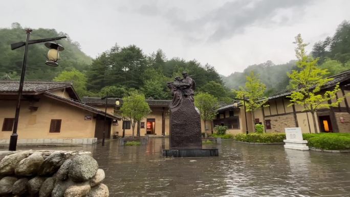 山林红色景区农村土房下雨天实拍