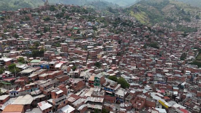 无人机航拍Medellín Comuna 13圣哈维尔哥伦比亚南美城市
