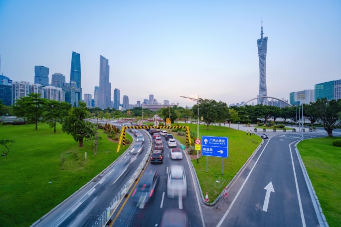 广州城市交通道路珠江新城进城出城车流