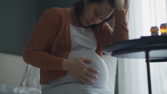 孕妇在家头痛在家安全护理孕妇