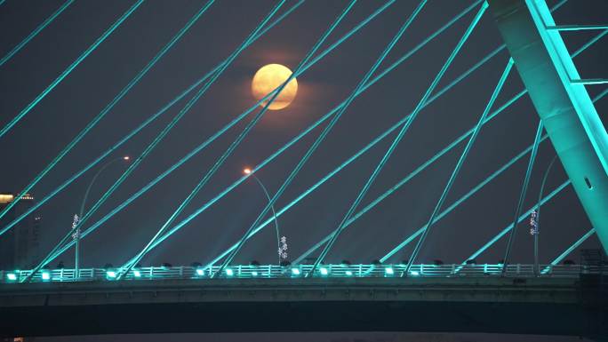 圆月月亮在桥上升起团圆中秋十五4K50帧