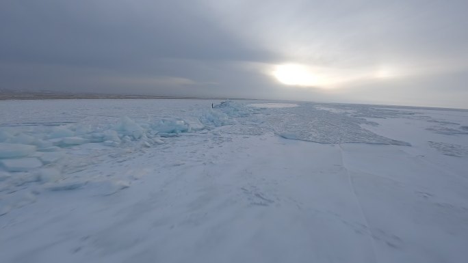冬季青海湖结冰块冰封fpv穿越机航拍4K