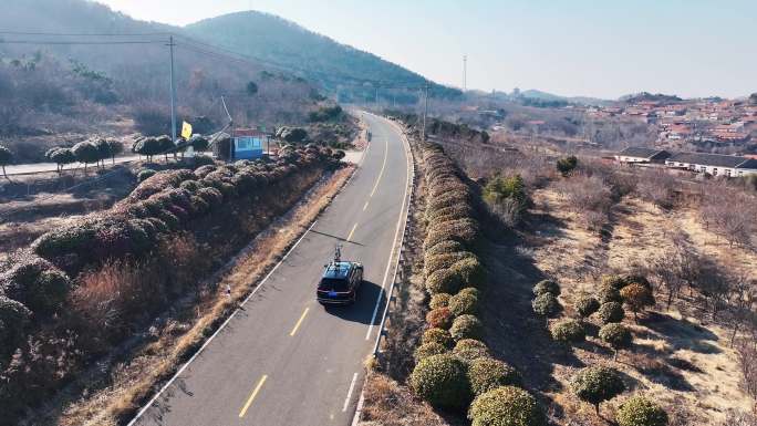 汽车山路跟拍