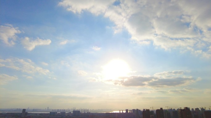 城市夕阳西下蓝天白云延时风景视频素材4