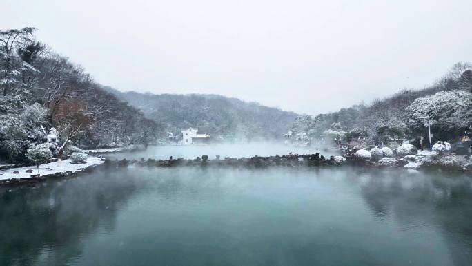 航拍南京浦口珍珠泉冬天的雪景