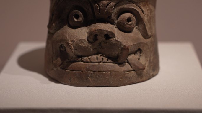 秘鲁库比斯尼克文化人脸圆柱形陶碗