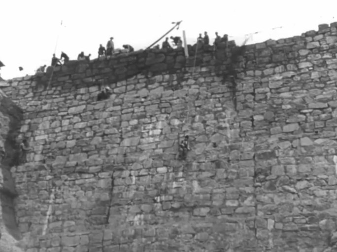 休整塌陷区  筑防护墙 铁路沿线滑坡治理