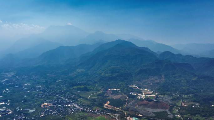 5k峨眉山 峨眉山下城市航拍